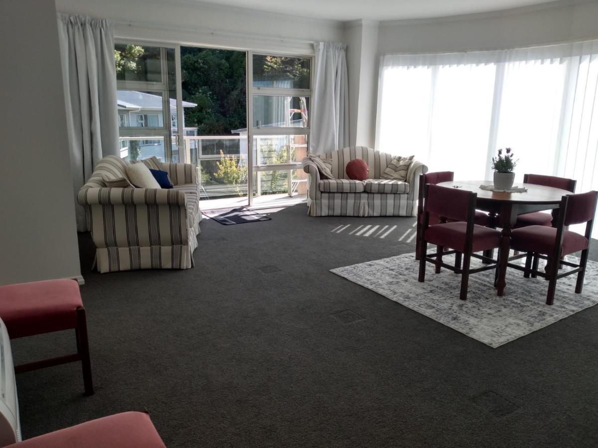 Ferienwohnung Quiet Location With View And Public Transport Wellington Exterior foto