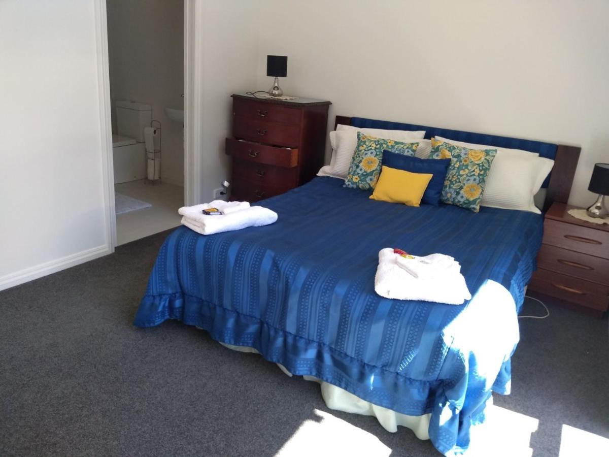 Ferienwohnung Quiet Location With View And Public Transport Wellington Exterior foto