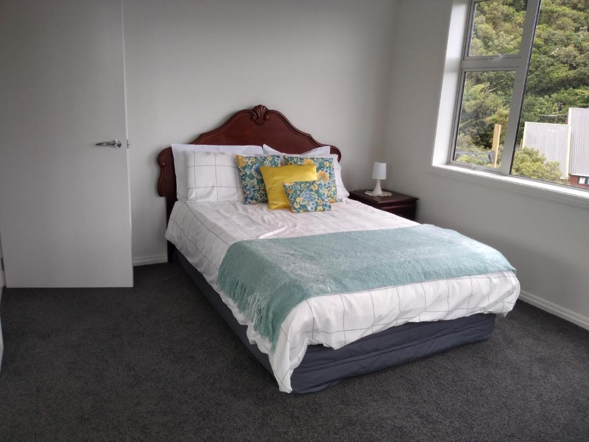 Ferienwohnung Quiet Location With View And Public Transport Wellington Exterior foto